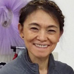 新井えいみ （薬学博士）